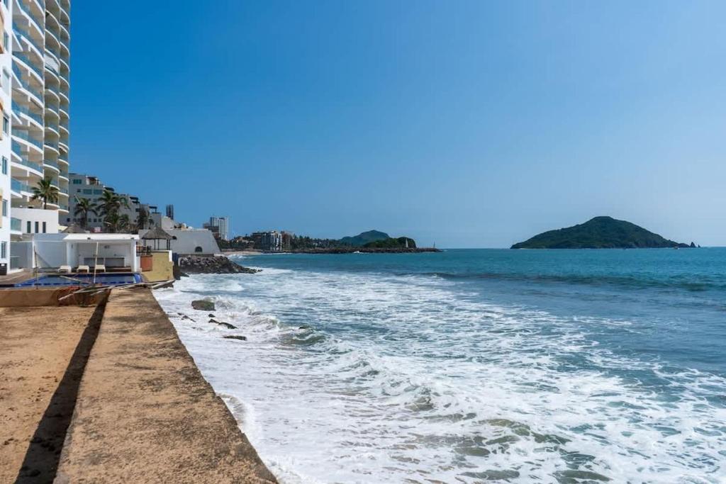 Apartment with beach access for 6 - Marina del rey 101, Mazatlán