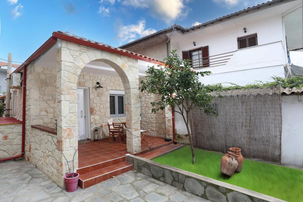 Aegean Bliss, Polychrono