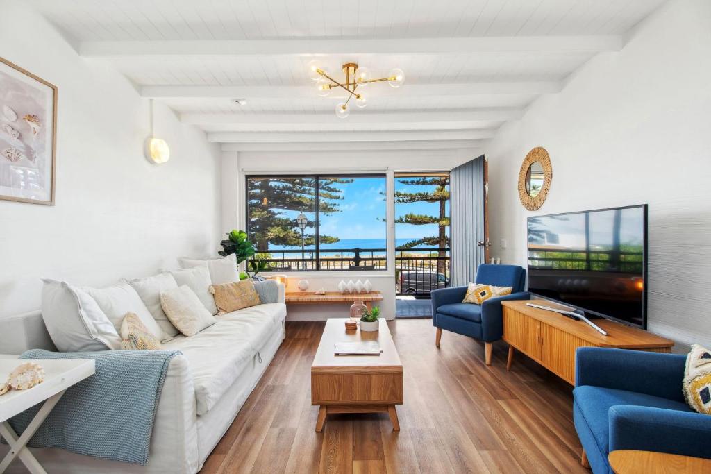 Waterfront Serenity in Seacliff, Seacliff