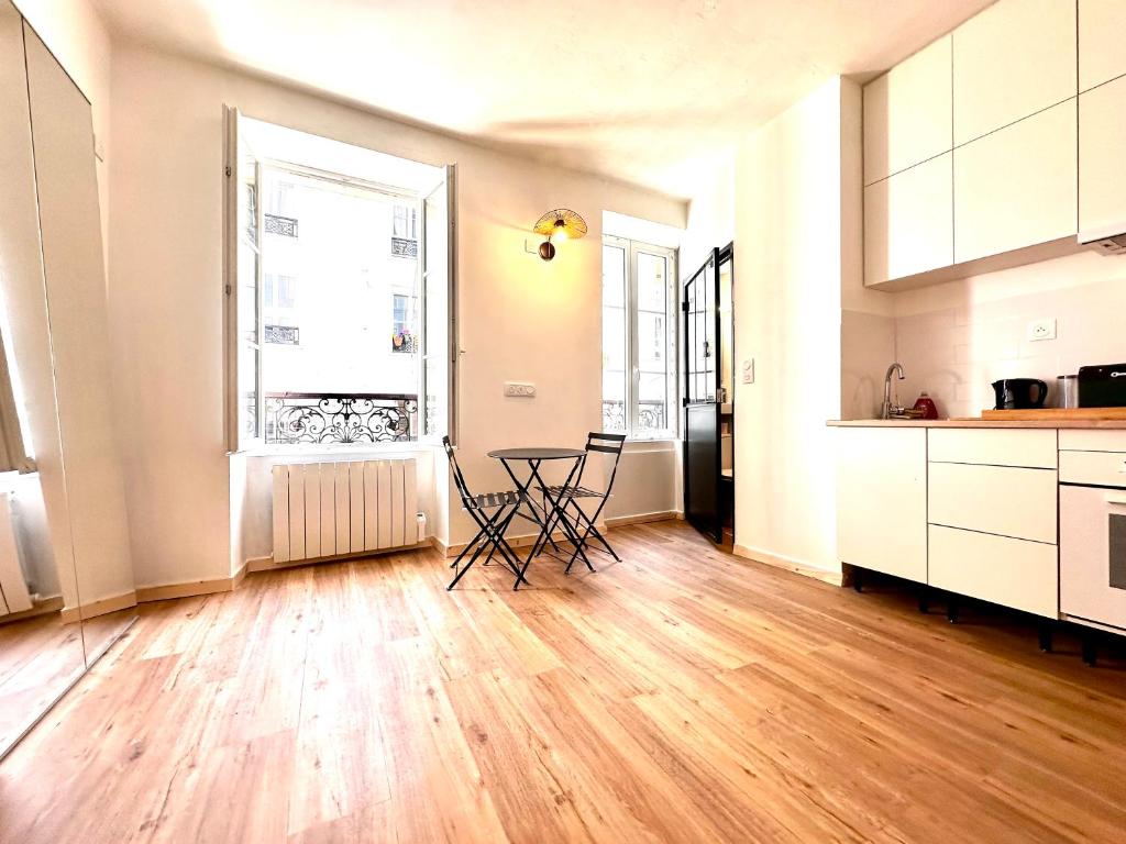 Sunny Paris studio in the heart of 11ème - 1