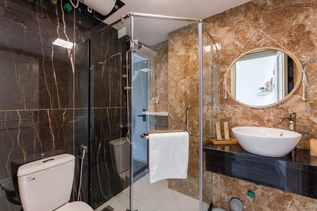 SkylineHeaven- Rustic Rail & Roam, Hanoj