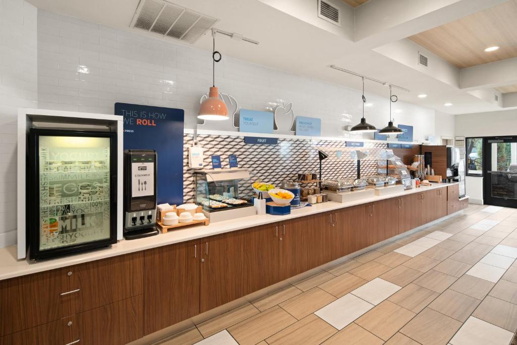 ホリデイ イン エクスプレス ホテル ＆ スイーツ クー ダレン I-90 エグジット 11 バイ IHG (Holiday Inn Express Hotel & Suites Coeur D'Alene I-90 Exit 11 By IHG) お料理のイメージ