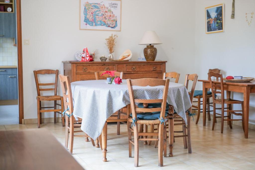 Maison de vacances avec grand jardin - la Chaume - 8 personnes - 2