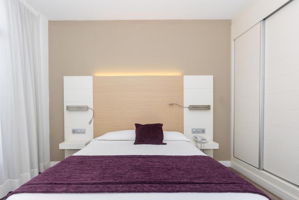 Hotel Mariant — Hotel rooms in S'Illot, Balearic Islands