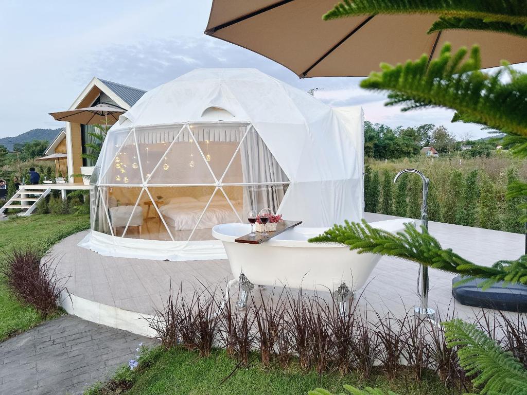 ผาม่านสุข เลควิว Pha Man Suk Lakeview, Ban Nong Pla Siu