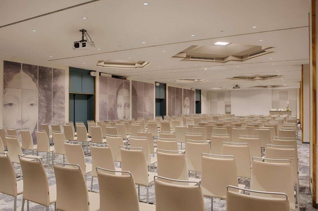 Tárgyalóterem/bálterem