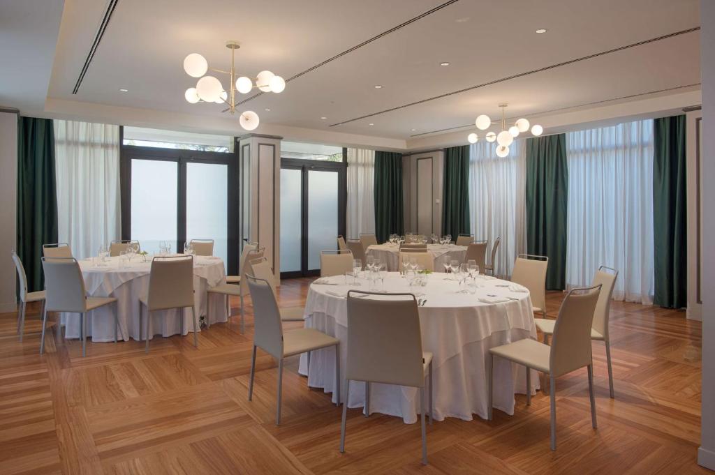 Tárgyalóterem/bálterem