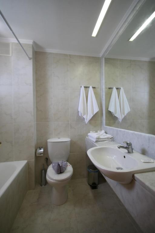 Tigaki Beach Hotel — Hotel rooms in Tigaki, South Aegean