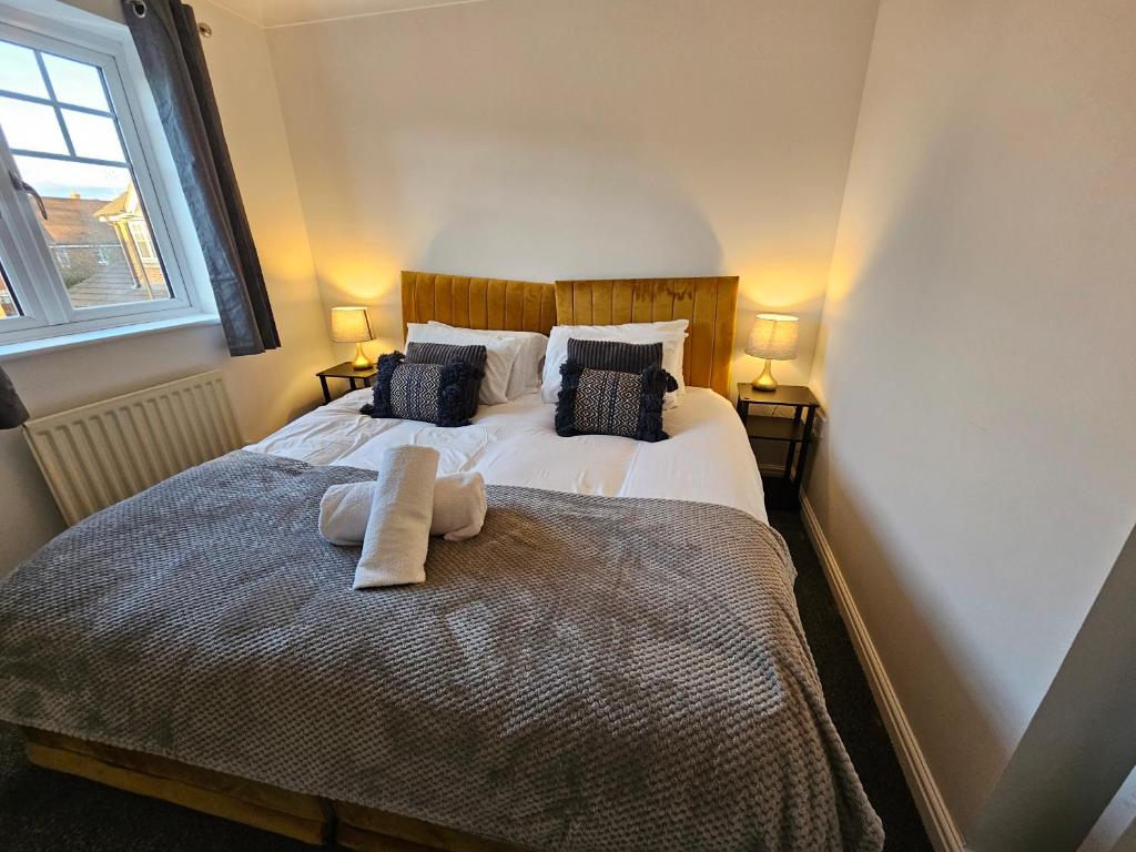 Sigerson House Long Stay Sleep 5 Free Parking, Swindon