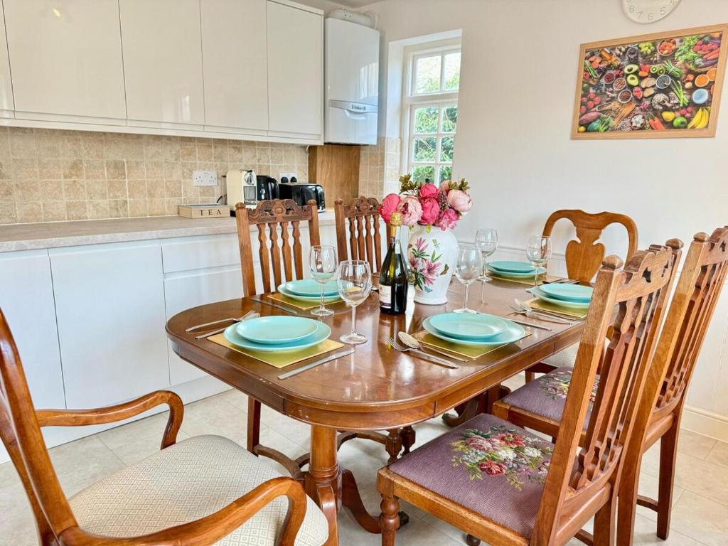 Swan Cottage, Kidlington photo 3