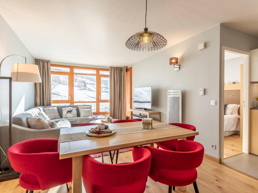 Appartement moderne 4 pièces avec piscine, spa, parking et accès direct aux pistes - FR-1-352-65 - 2