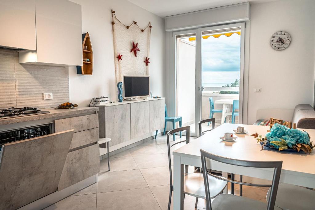 Seaside retreat with terrace in Bibione - 2
