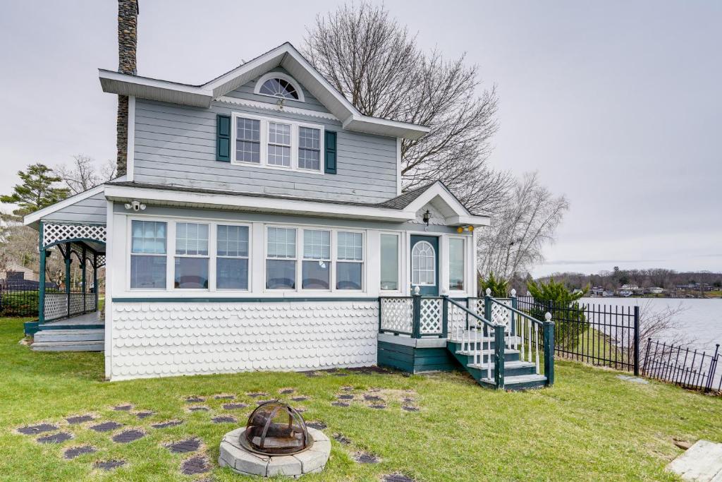 Lake Views and Dock Access - Pittsfield Cottage!, Pittsfield