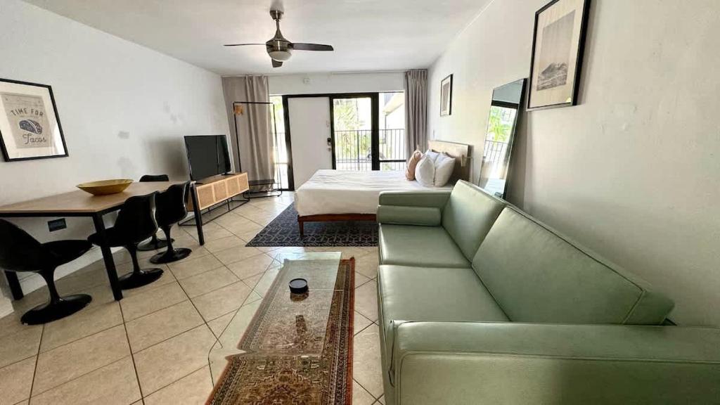 Bach #109, Fort Lauderdale