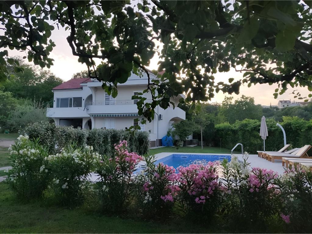Villa MontAnja - 4