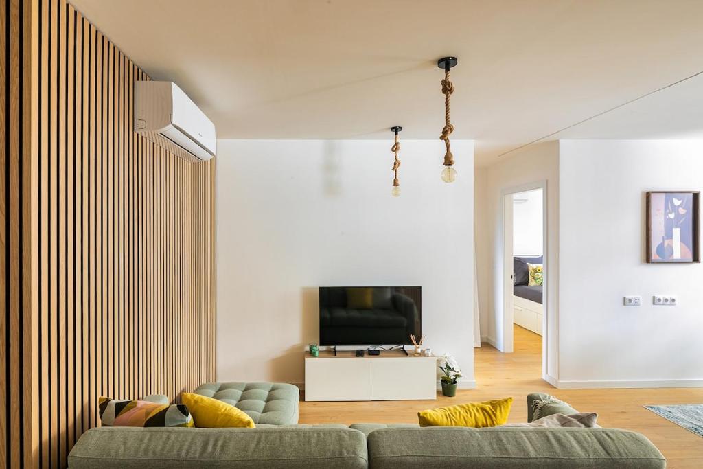 Yellow Breeze Apartment by Cozy Stay, Porto