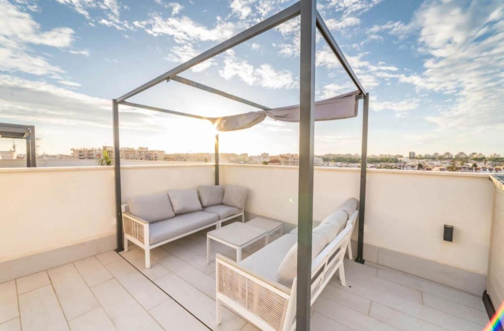 Luxury Penthouse - Rooftop Pool - 100m to the Sea - 4