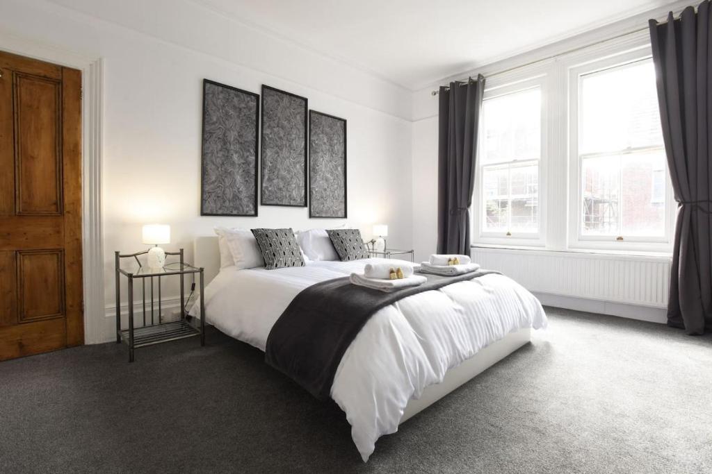 Mzansi Haven | 2 Bedroom Home in Southsea, Portsmouth