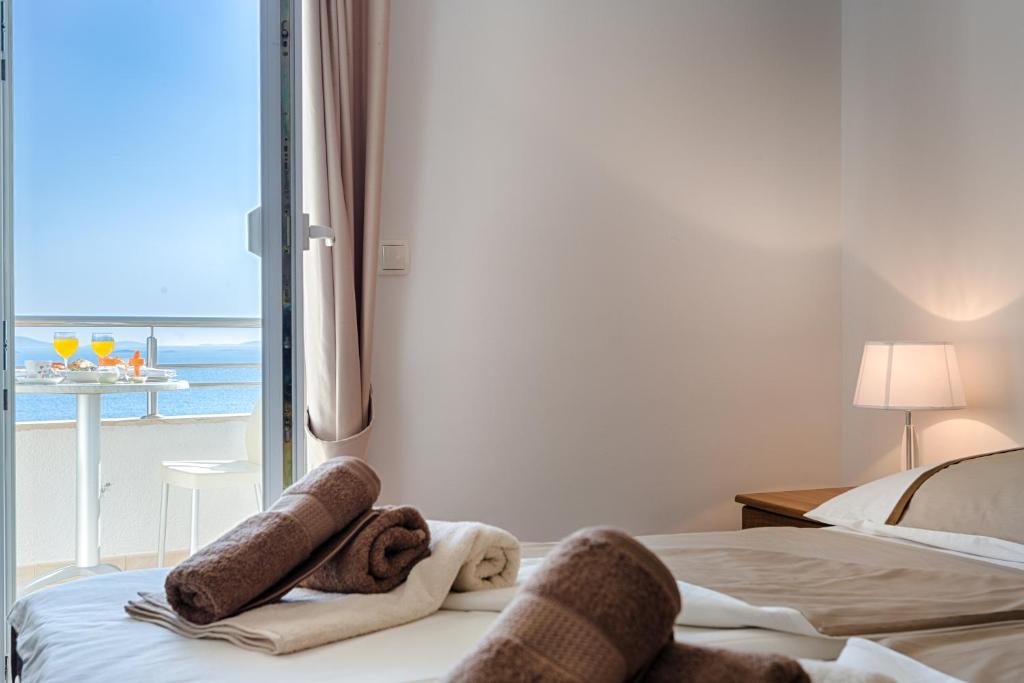 Hotel Viktorija — Hotel rooms in Seget Vranjica, Split-Dalmatia