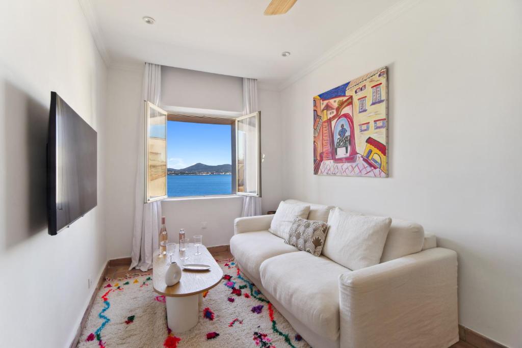 Apartment with SEA VIEW in St Tropez - La Ponche, Saint Tropez