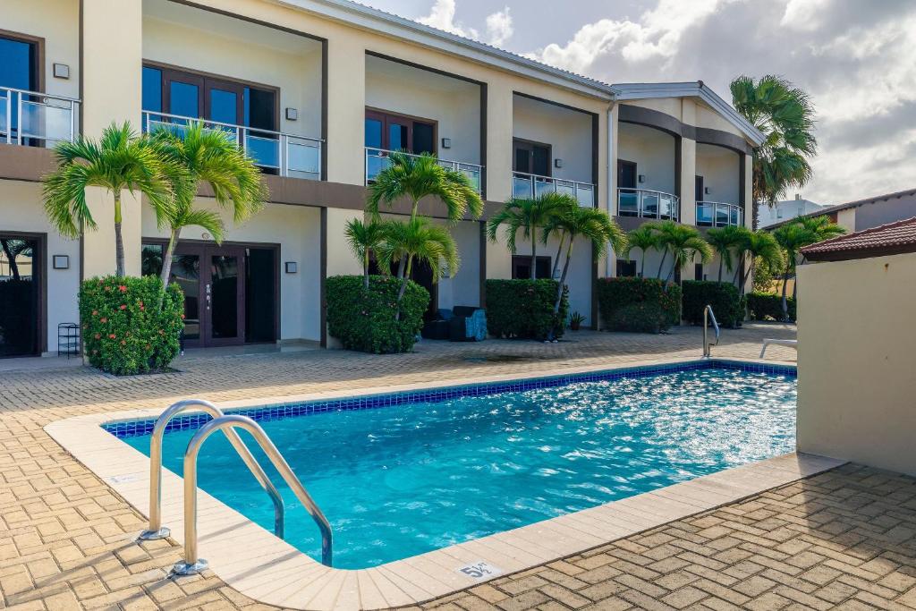 Aruba Breeze C4, Palm-Eagle Beach