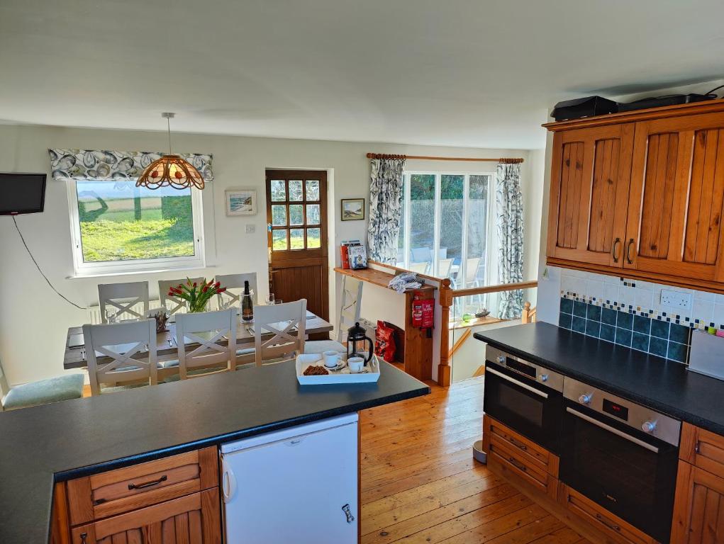 Family Escape, Round Berry Drive, Salcombe photo 8