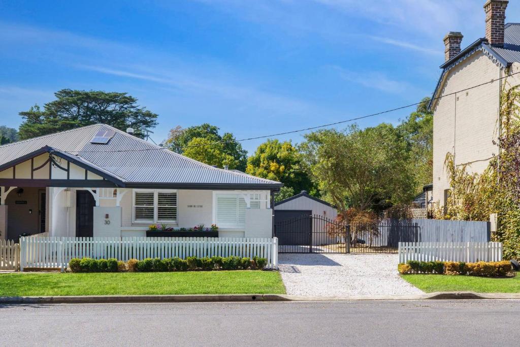 Cherry Tree Cottage Bowral, Southern Highlands, Bowral