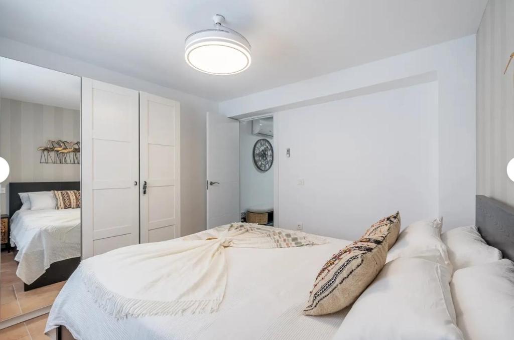 Casa al Andalus - Chic, serene, and Posh Center City Pad - 3