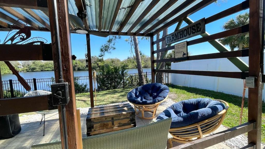 House with lake view, Port Richey