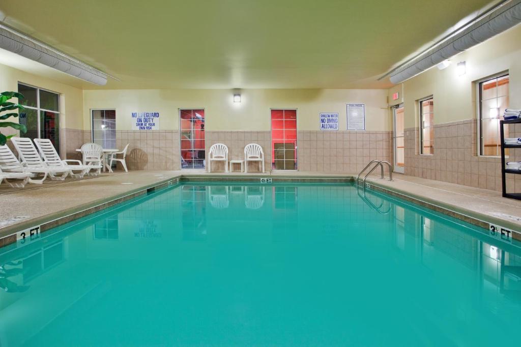 Baymont by Wyndham Sumter photo