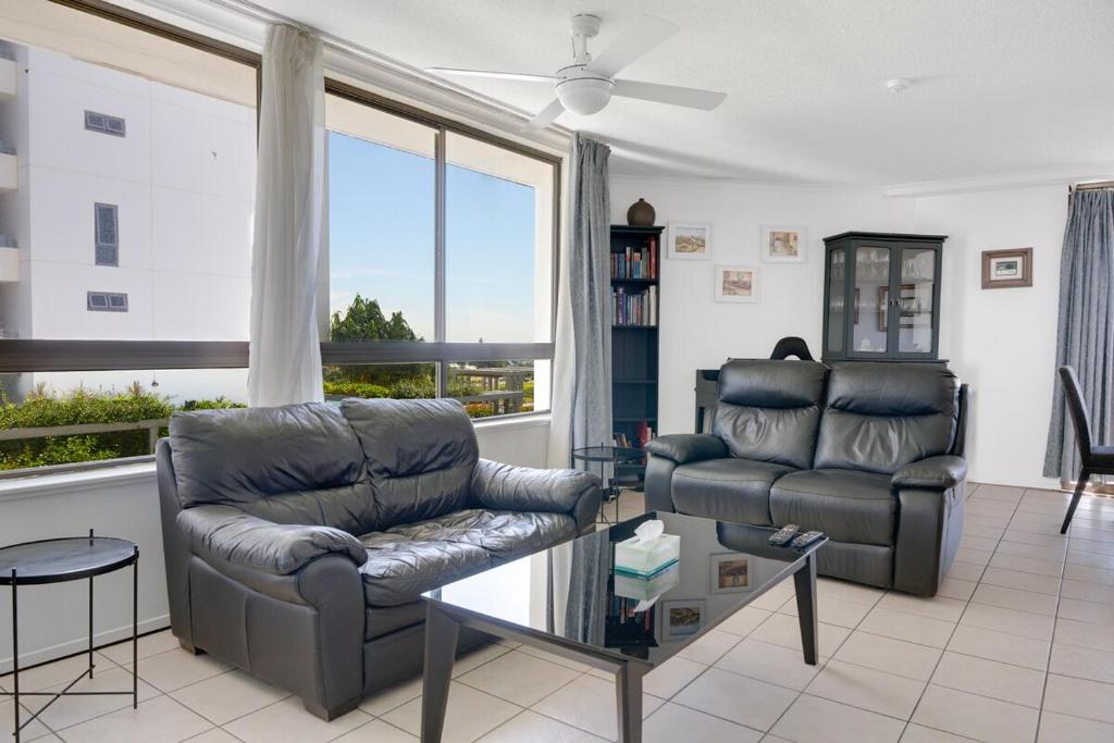 Oceanview Escape 2BR in the Heart of the GC, Gold Coast
