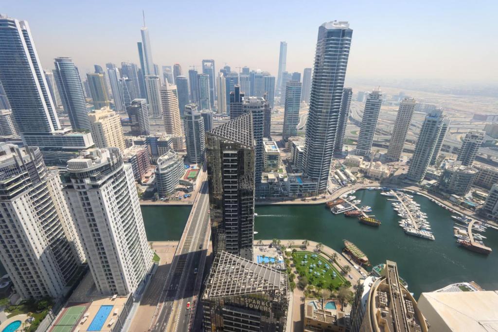 Livbnb - High Floor 2B with Marina View Walk to Beach, Dubaj