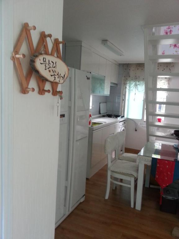 eve house