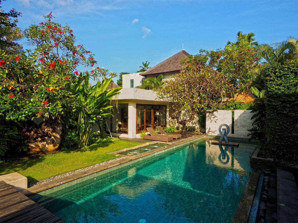 スイミングプール