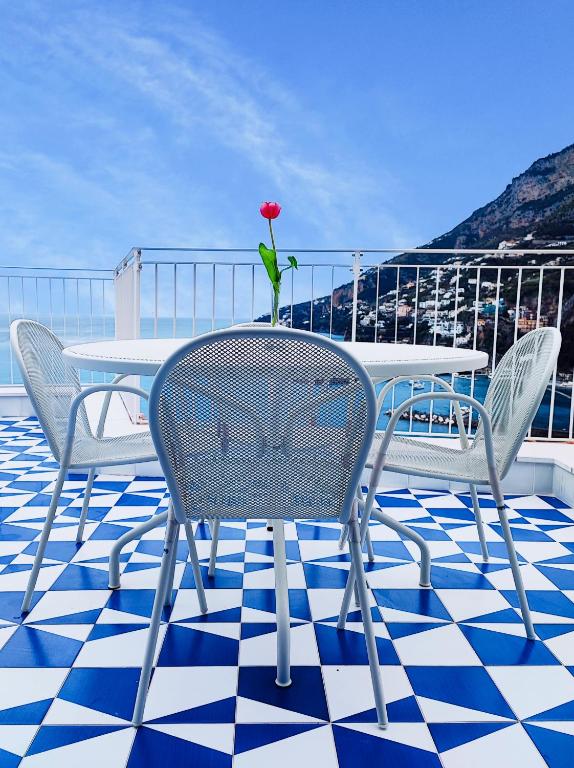 Amalfully Boutique Apartment - A seaview gem - 3