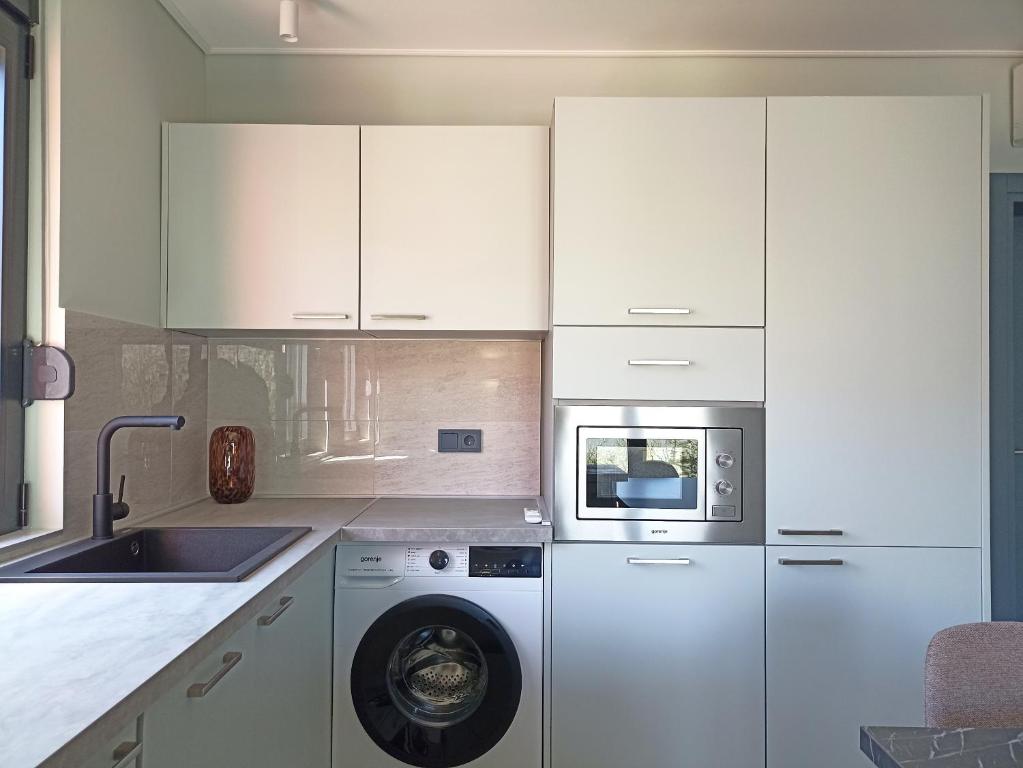 Vibrant BayView Apartment Kotor - 4