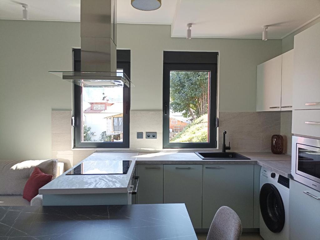 Vibrant BayView Apartment Kotor - 5