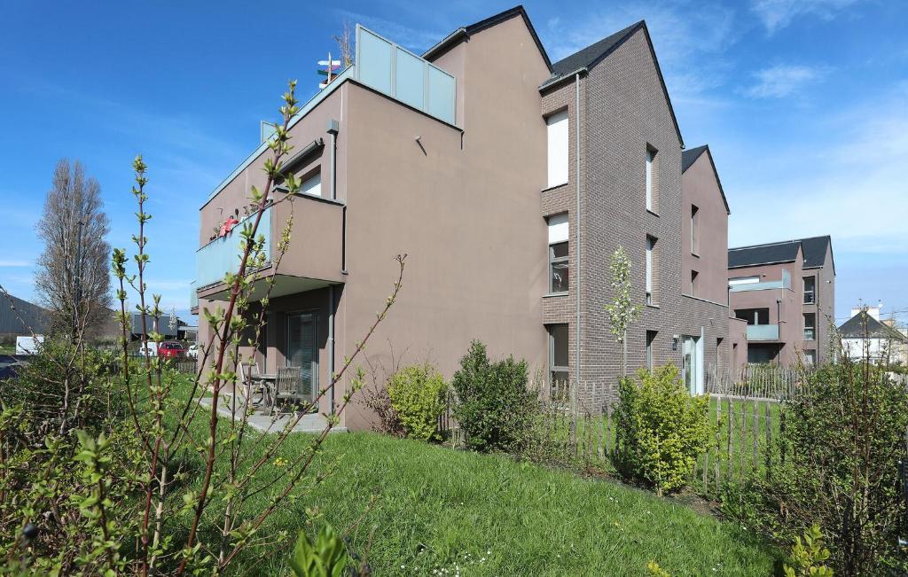 3 Bedroom Lovely Apartment In Saint-Malo - 2