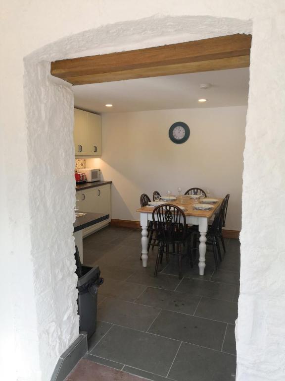 Bowkett Cottage, Cinderford photo 7