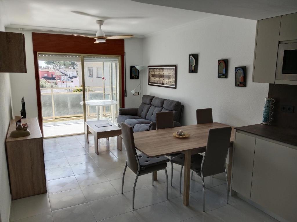 Cozzy flat in a quiet and nice area / Acogedor apartamento en zona tranquila y agradable - 1