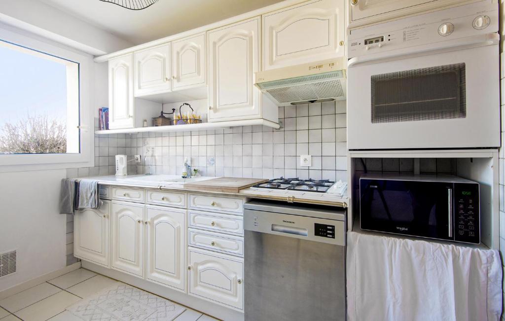 3 Bedroom Gorgeous Home In Royan - 5