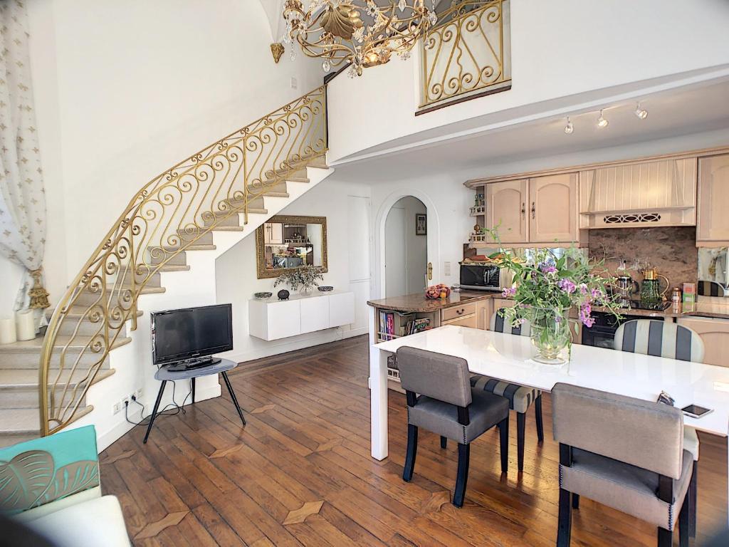 Home Riviera - Charming 2 BDR Duplex - 3