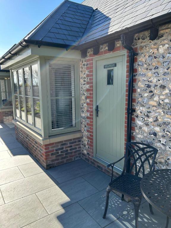 Blundens Holiday Lets - Kellingley, Chichester