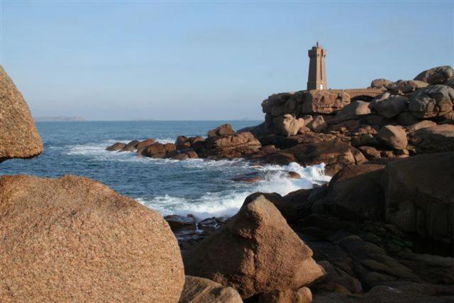 Les Terrasses de la plage de Trestel — Hotel in Perros-Guirec