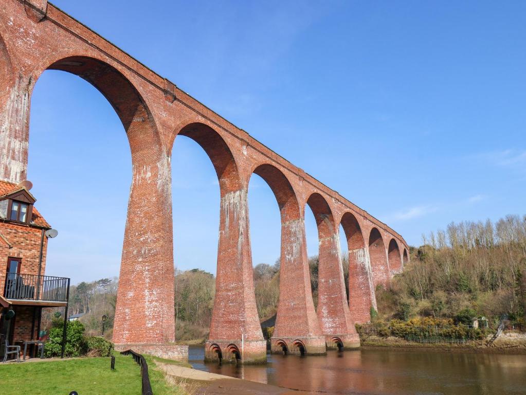 No 18 Riverside Walk Kingfisher, Whitby