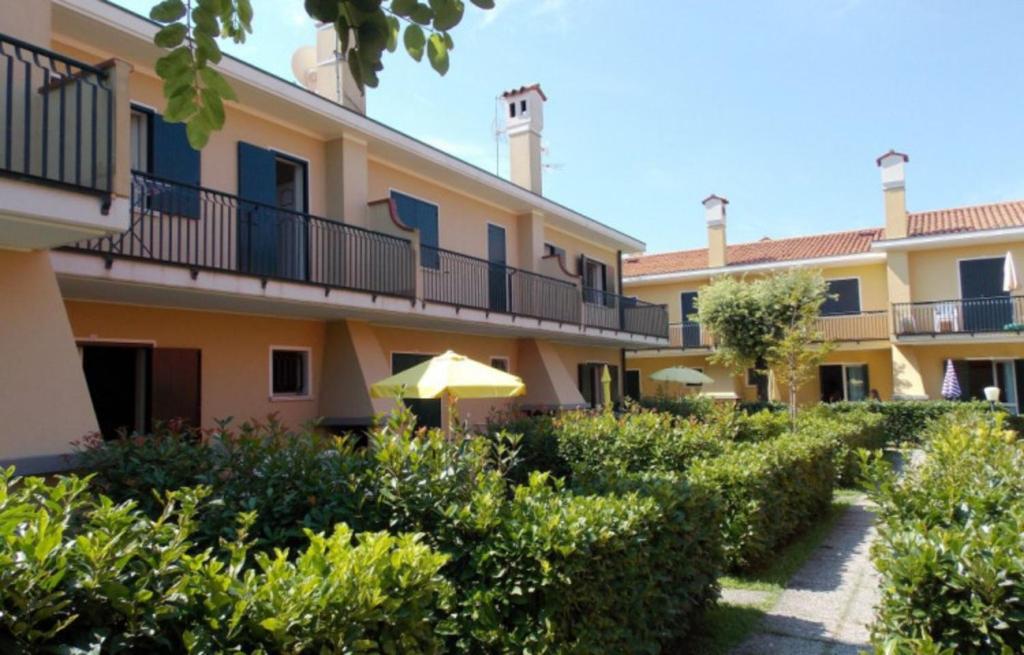 Charming Bibione getaway with pool and playground - 2