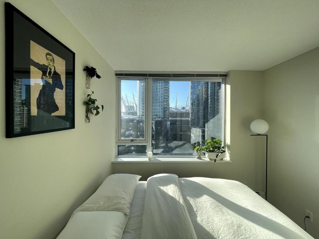Downtown Apartment, Vancouver