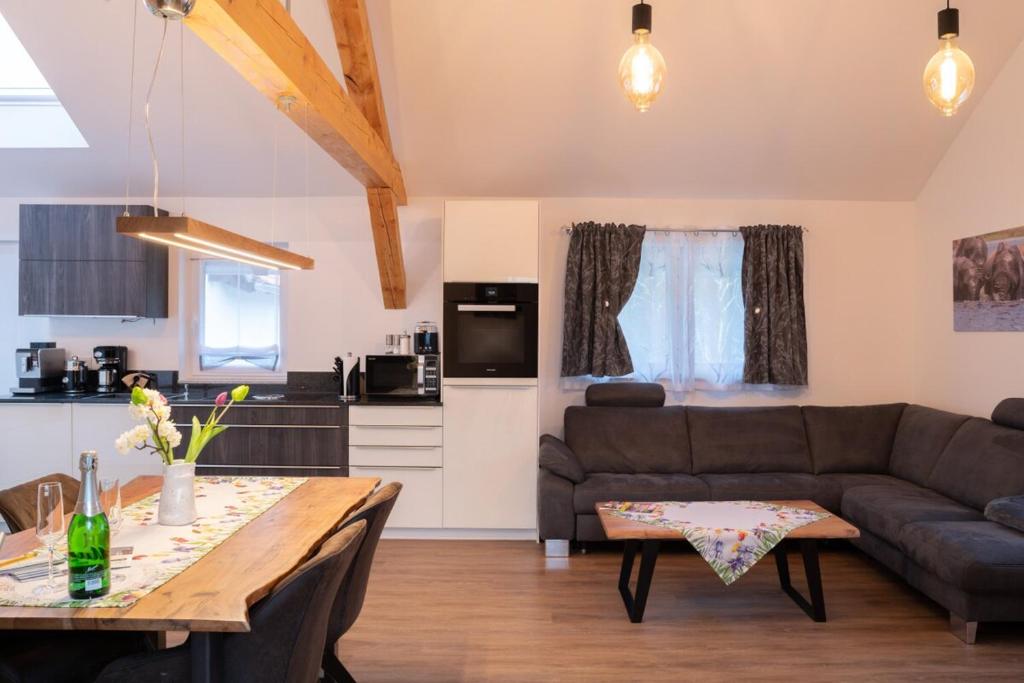 Up to 37 people - Your home - Mountain home - 3