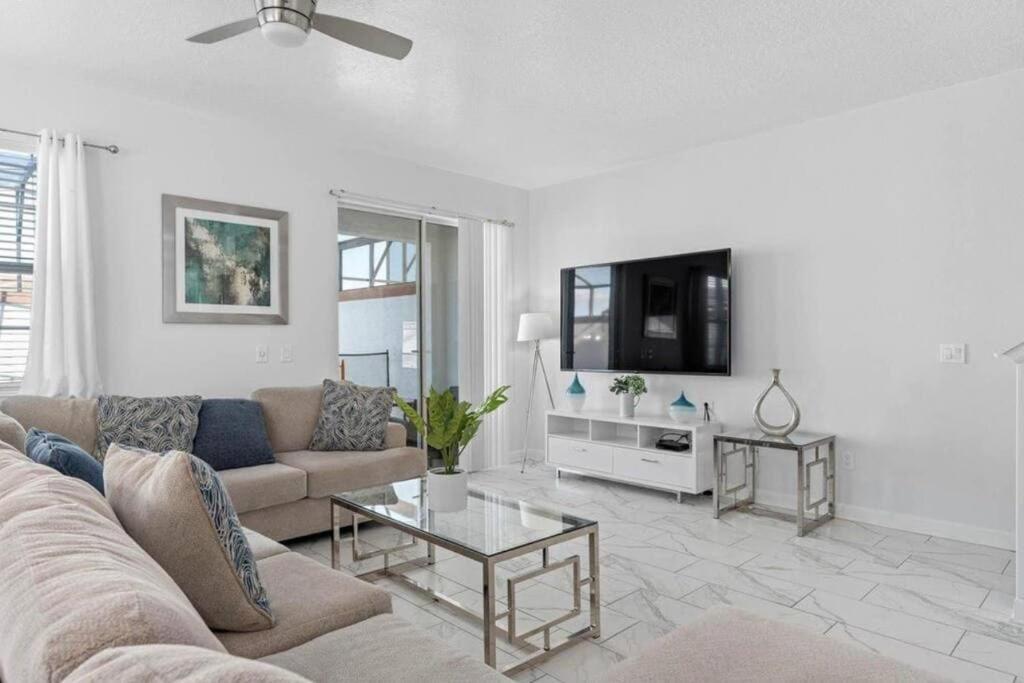 Super Chill - 5 Bedrooms WPOOls, Kissimmee