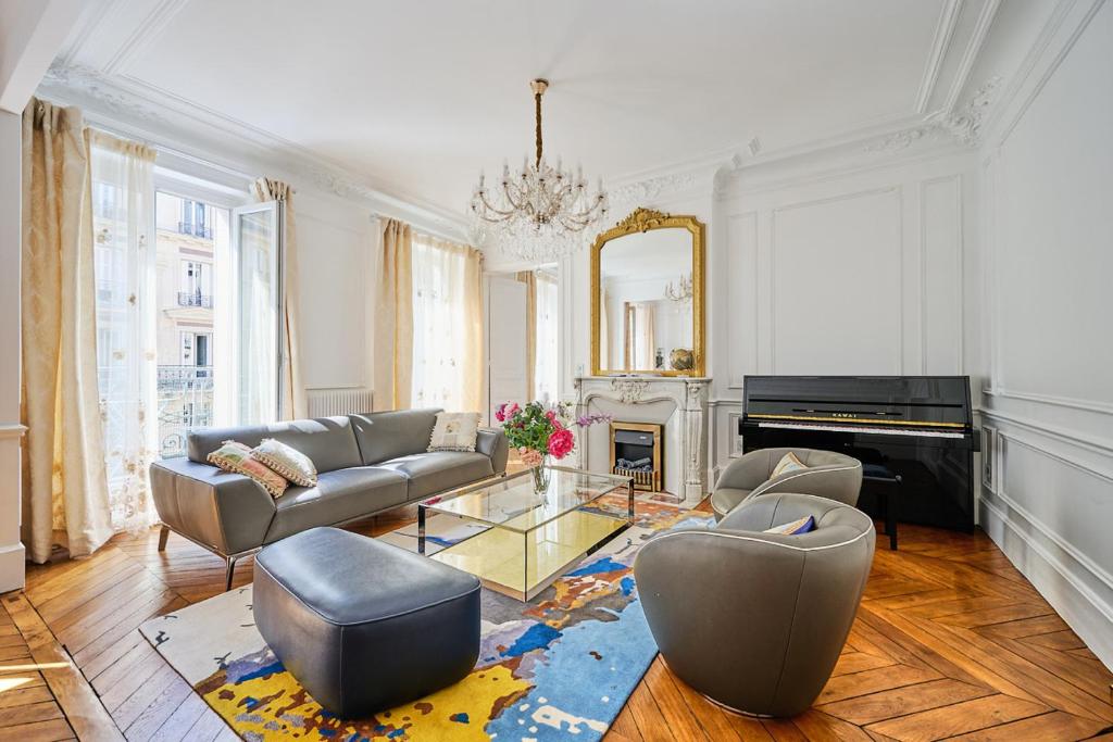 Luxury Royal Suite, 118 square meters, notre dame, 3 bedrooms - 2